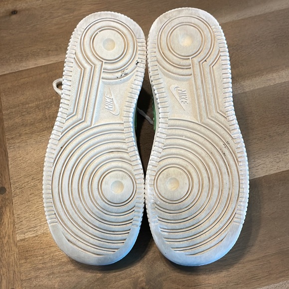 Nike Air Force 1 LV8 1 kids shoes. - Picture 6 of 11